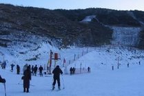 龙湾海滨滑雪场