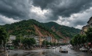 中央气象台发布地质灾害预警 全国多地山区需防范滑坡泥石流
